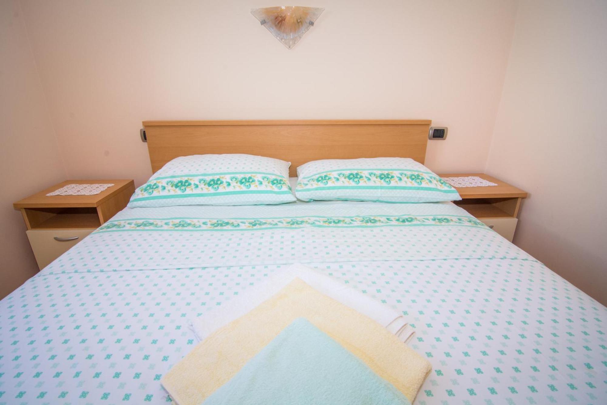 Pinezići Apartments Ruzica חדר תמונה